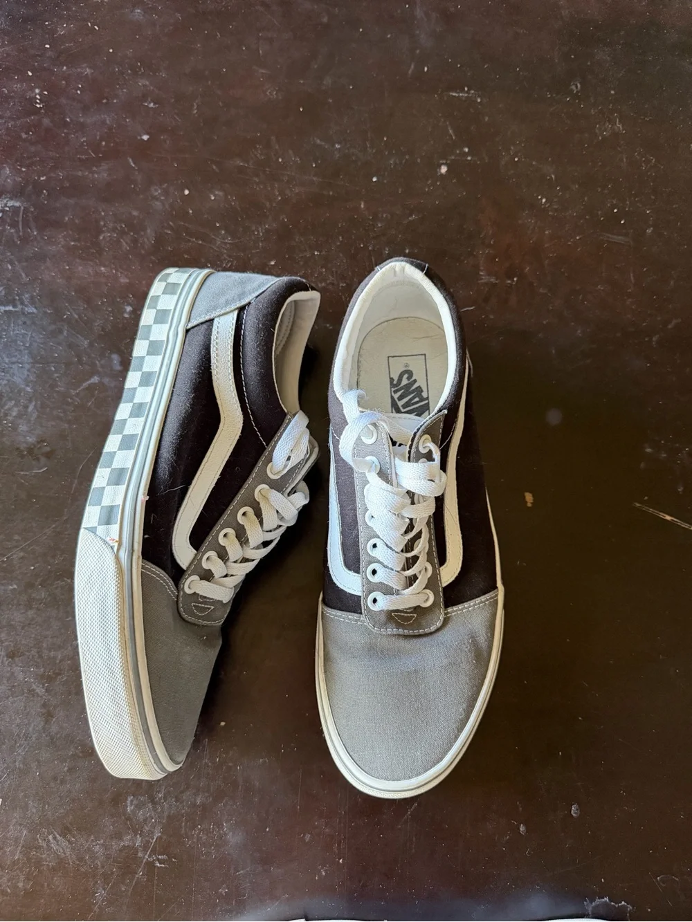 Vans Men's Old Skool Two-Tone Gray & Black Skate Shoes